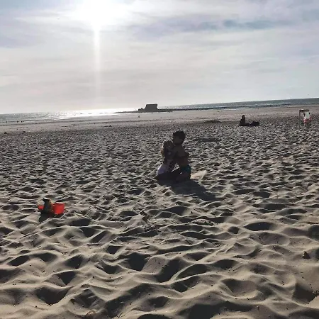 Fl'heurt De Au Pied De La Plage, Vue *