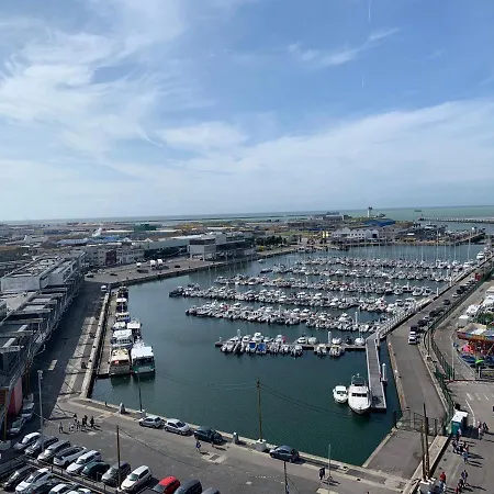 Fl'heurt De Au Pied De La Plage, Vue *